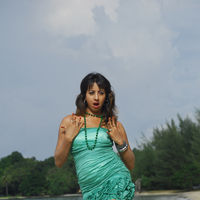 Sanjana Galrani hot in Mugguru pictures | Picture 47981